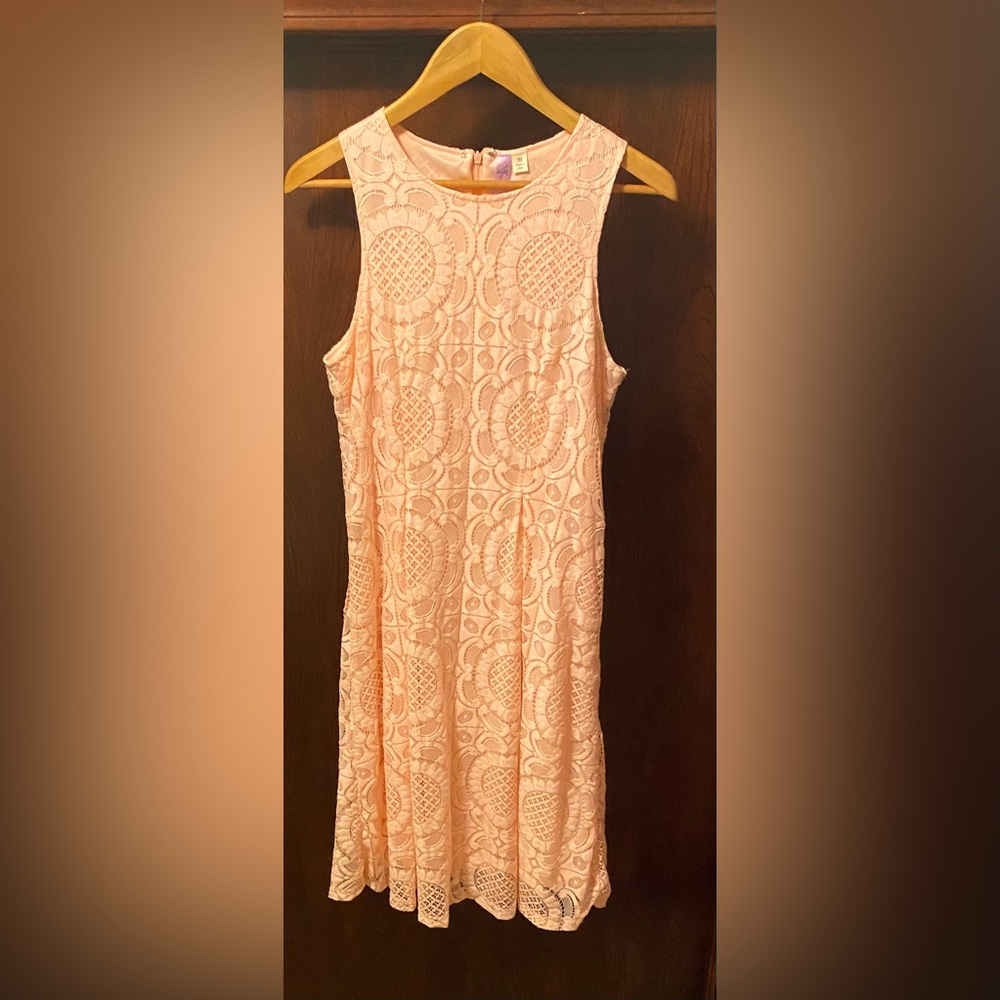 Alya Lace Dress Lined Sze M Peach Color Sleeveless EUC